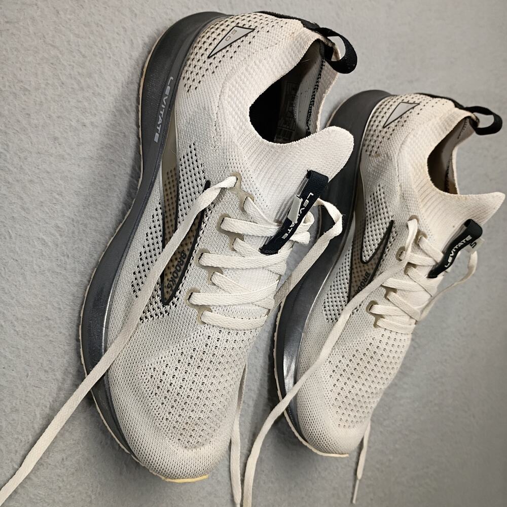 Brooks Levitate StealthFit 5 White Running Shoes Womens Size 9 Athletic Gym - Picture 4 of 6